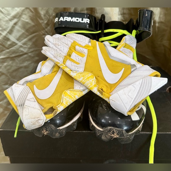 Under Armour - Picture 15 of 15